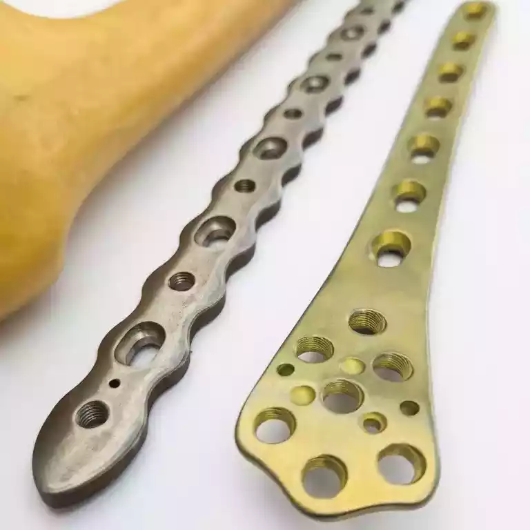 Pieza mecanizada en Titanio Sistema Femur