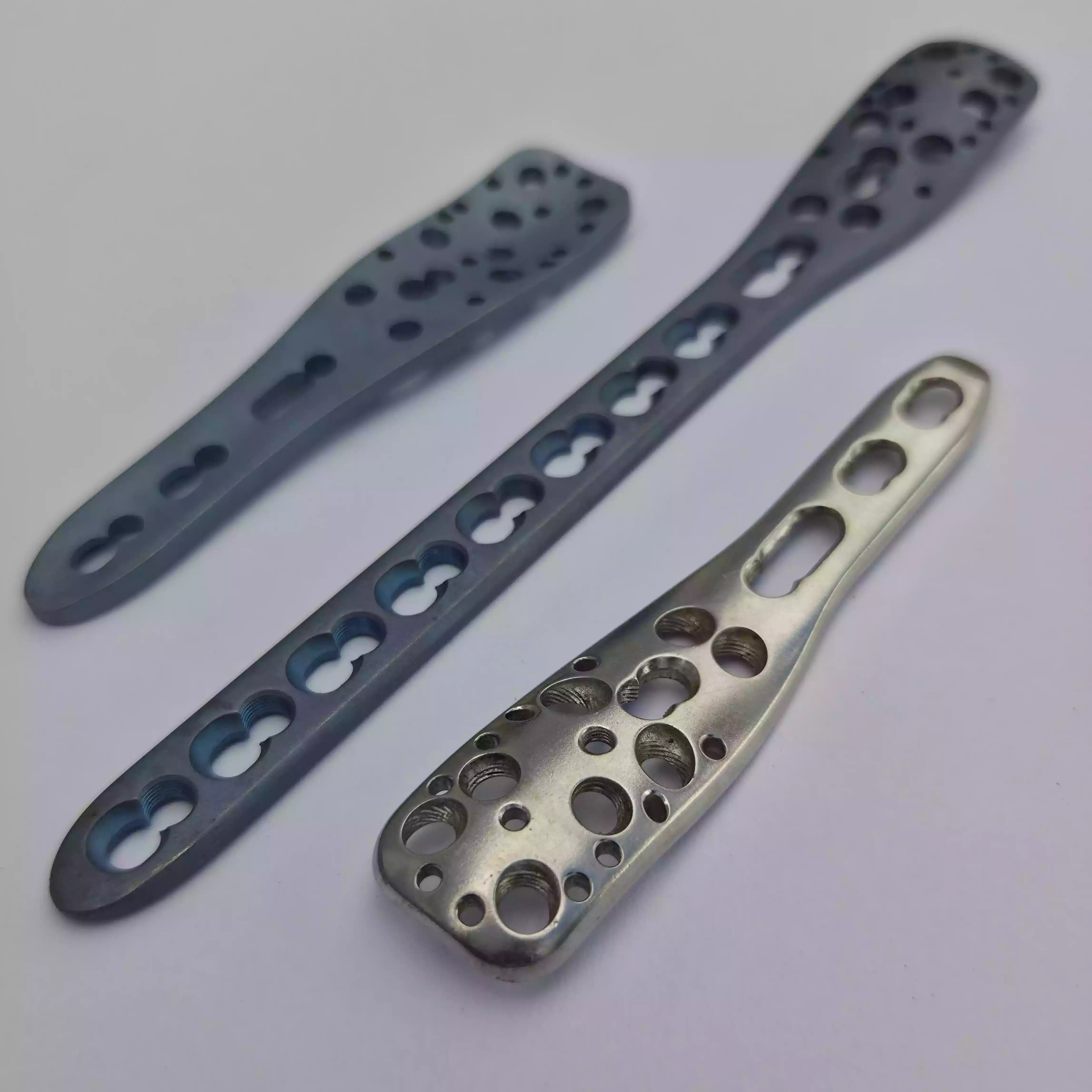 Pieza mecanizada en Titanio Sistema Humero Proximal Philo