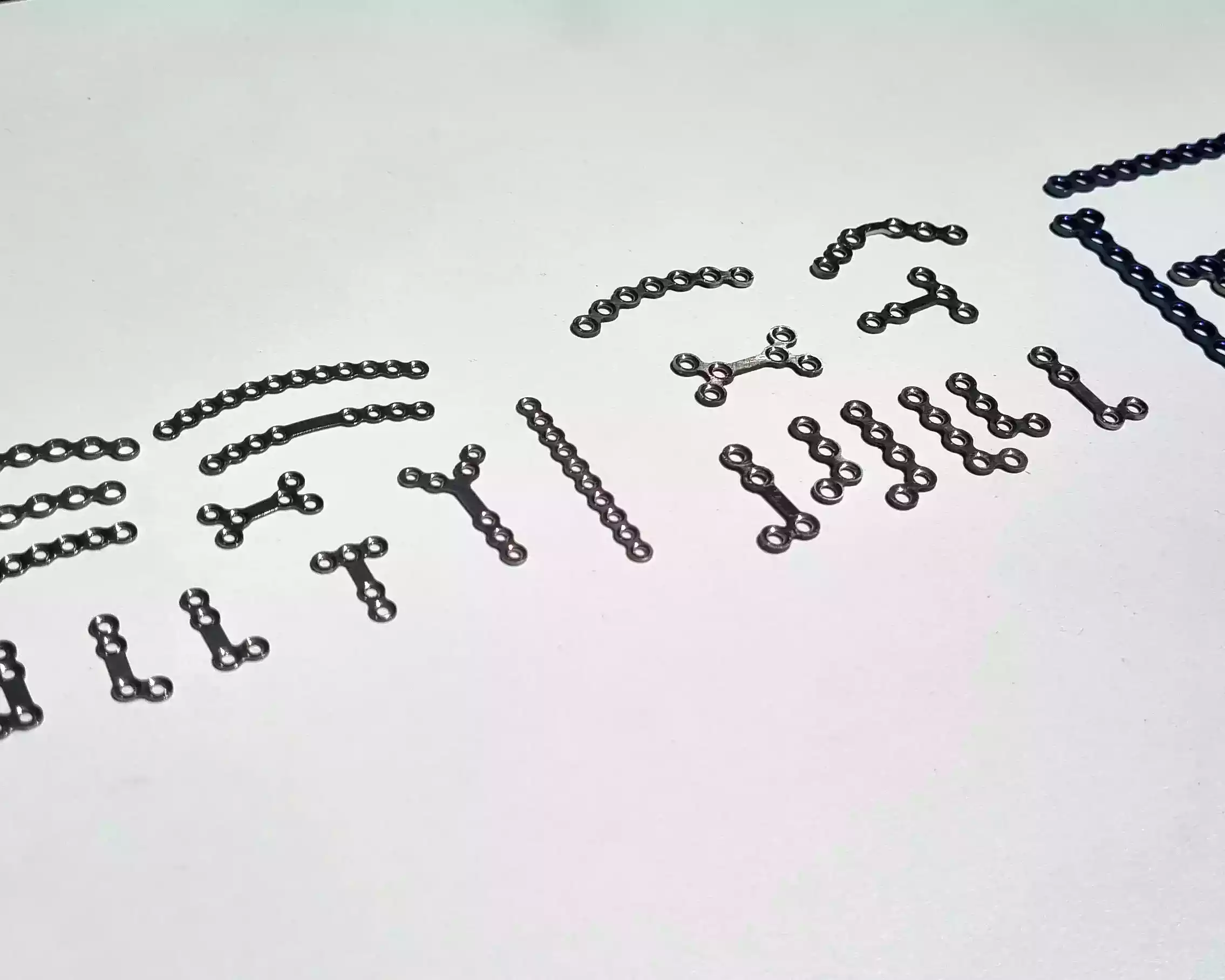 Pieza mecanizada en Titanio Sistema Maxilofacial