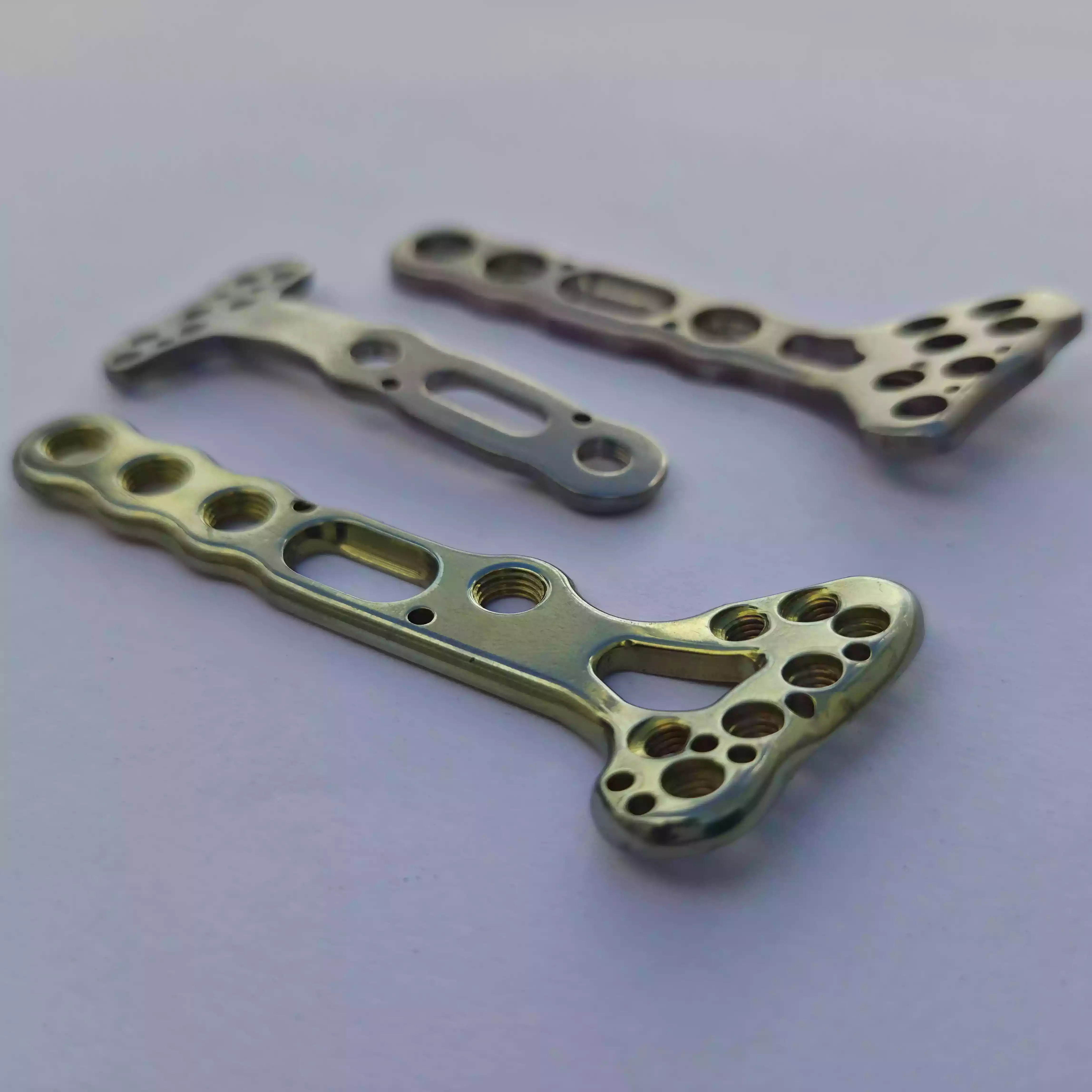 Pieza mecanizada en Titanio Sistema Radio Distal Placa Volar